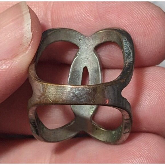 Elegant Glam Silver Tone Rhinestone Crossover Ring Size 6 1/2 - Picture 10 of 12